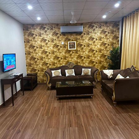 Luxury Apartment In Dha Phase 8, Near Allama Iqbal International Airport Лахор Екстер'єр фото