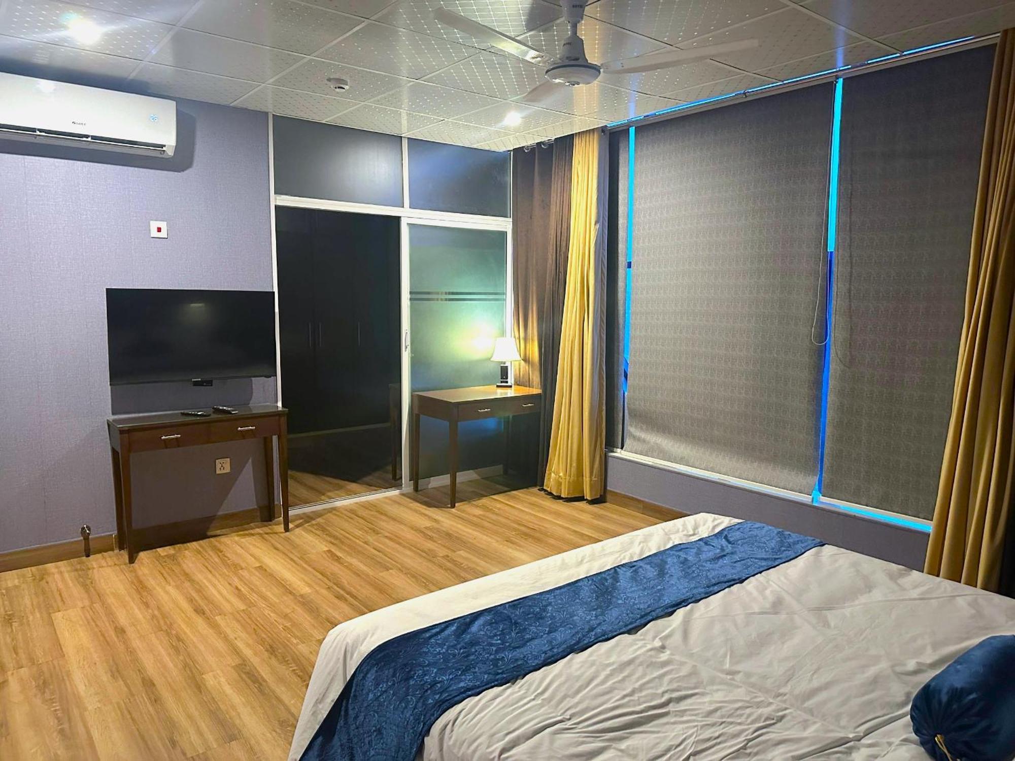 Luxury Apartment In Dha Phase 8, Near Allama Iqbal International Airport Лахор Екстер'єр фото