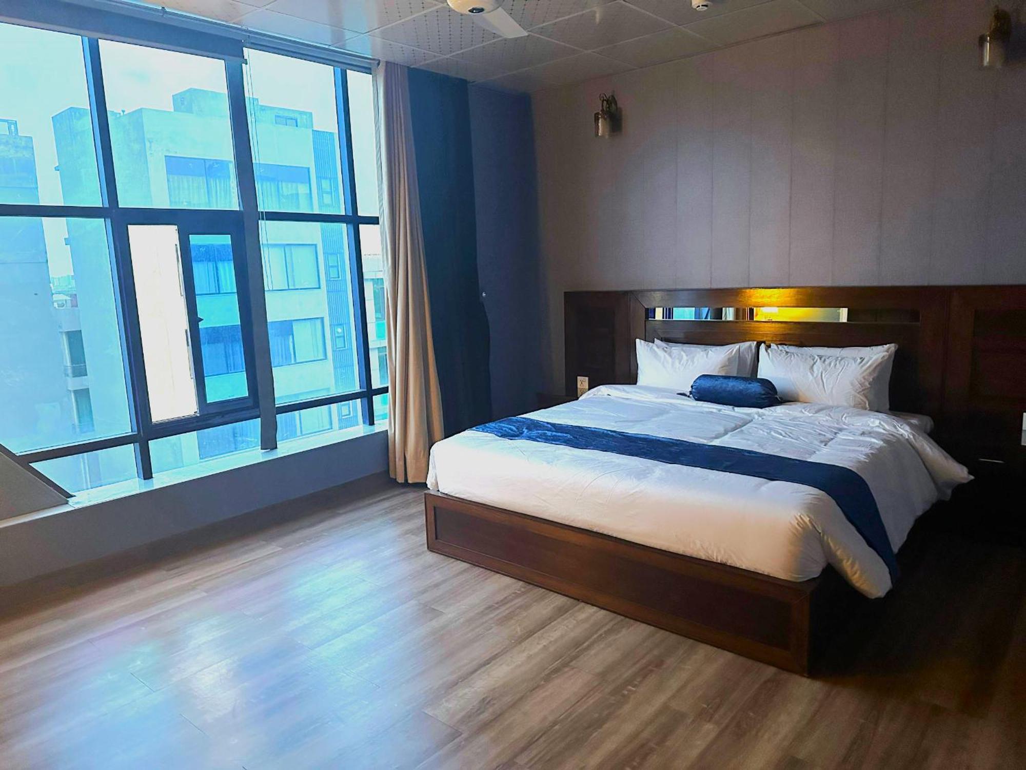 Luxury Apartment In Dha Phase 8, Near Allama Iqbal International Airport Лахор Екстер'єр фото